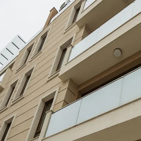 Reach Dreams Apartment Warna